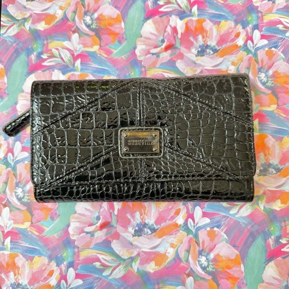 Kenneth Cole Reaction black patent leather wallet